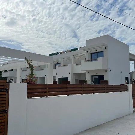 κimiro Tsilivi מלון Plános